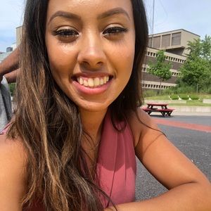 Meet your Posher, Melina